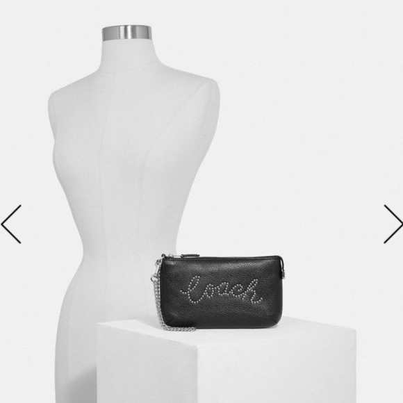 💯Stunning Coach Large Signature Wristlet 🤩 - Picture 5 of 6